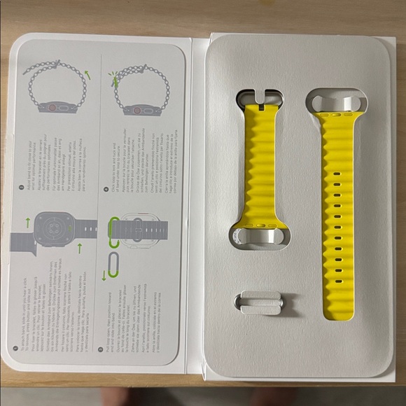 🆕Apple Watch Yellow Ocean Band - Picture 1 of 5